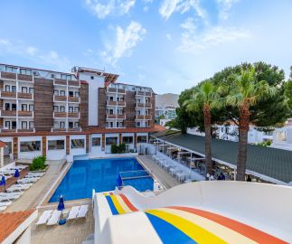 CLUB MUNAMAR BEACH RESORT