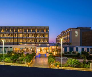 I RESORT BEACH HOTEL & SPA